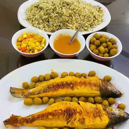 عکس از تزیین سبزی پلو با ماهی شب عید