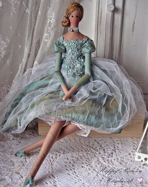 عکس عروسک تیلدای روسی نشسته