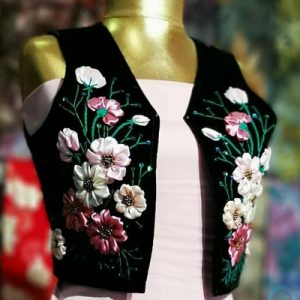عکس روبان دوزی روی مخمل مشکی