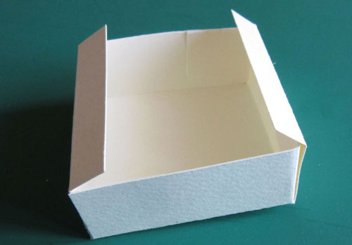 عکس آموزش ساخت جعبه کادو بزرگ با مقوا