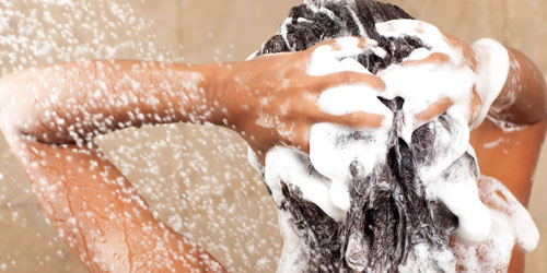عکس شستن مو برای رشد سریع مو