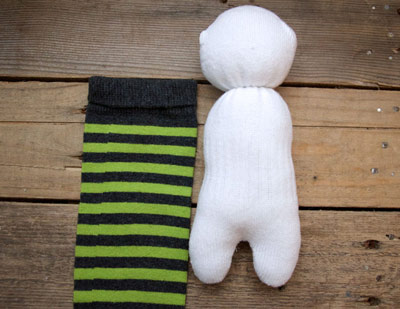 عکس آموزش ساخت عروسک بامزه با جوراب