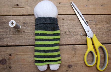 عکس آموزش ساخت عروسک های ساده با جوراب