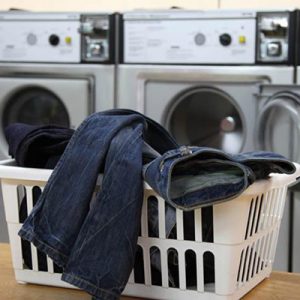 عکس شستن شلوار جین