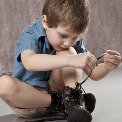 عکس آموزش بستن بند کفش