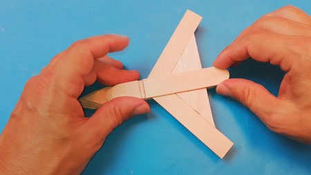 عکس ساخت کاردستی هواپیما با چوب بستنی