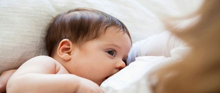 عکس شیر خوردن نوزاد